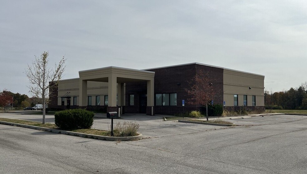 More Photos Of 1705 E Industrial Dr, Terre Haute Medical For Lease