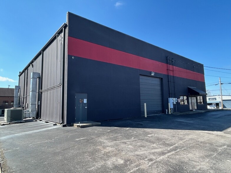 More Photos Of 2844 Logan St, Nashville Light Distribution For Sale