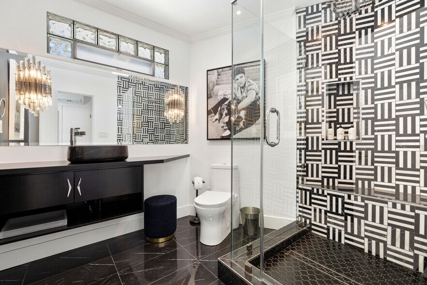 More Photos Of 120 W Vereda Sur, Palm Springs Hotel For Sale