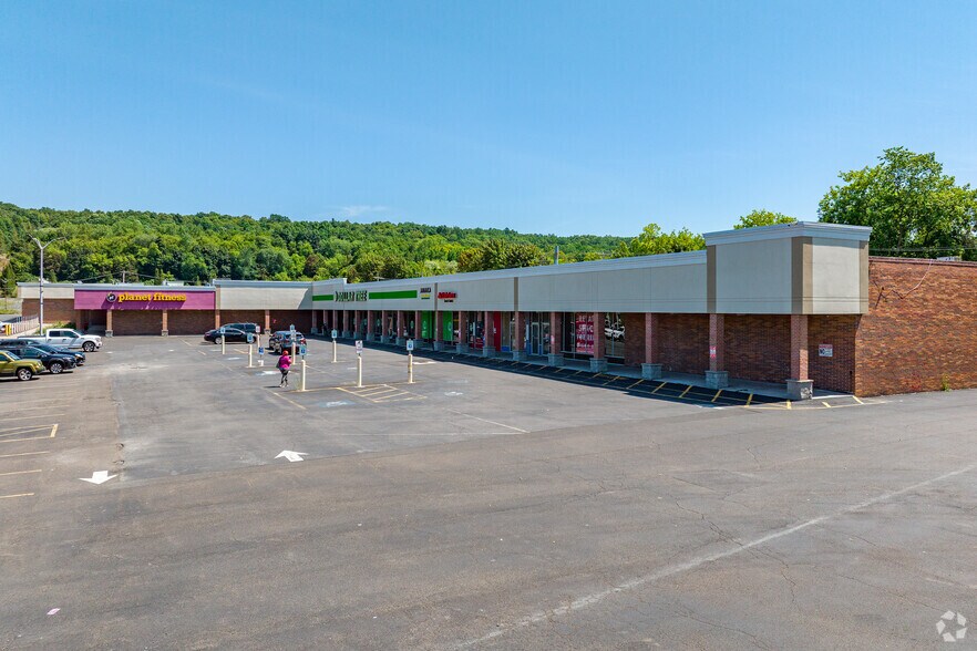 More Photos Of 5957-6003 S Salina St, Syracuse Storefront For Lease