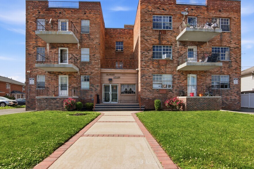 More Photos Of , Hempstead Unknown For Sale