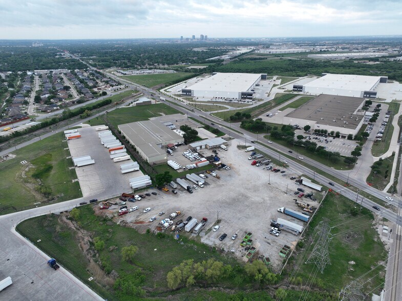 More Photos Of 3900 N Beach St, Haltom City Warehouse For Sale