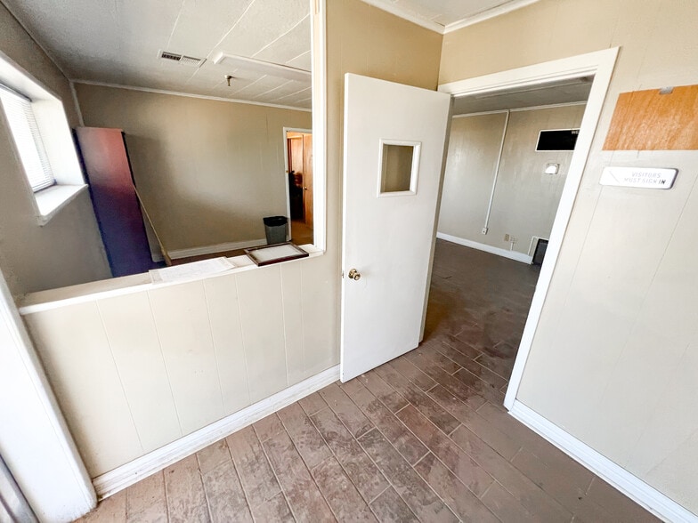 More Photos Of 1409 E Highway 350, Big Spring Industrial For Sale