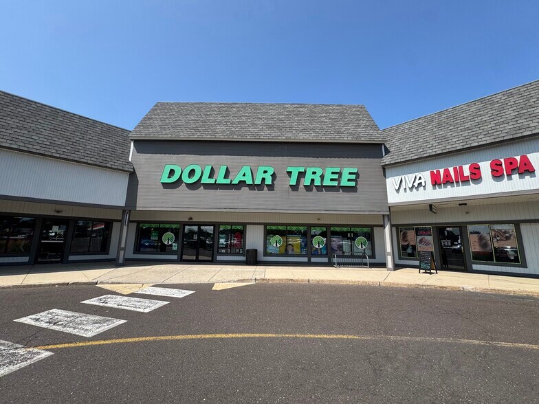 More Photos Of 426 Town Ctr, New Britain Unknown For Lease