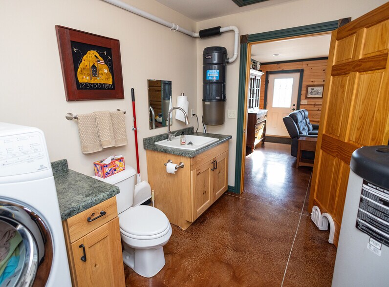 More Photos Of 6209 Cassidy Rd, Mineral Point Light Manufacturing For Sale