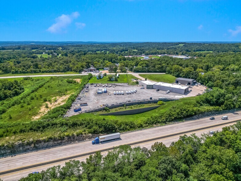 More Photos Of 109 Diversified Dr, Villa Ridge Service For Lease