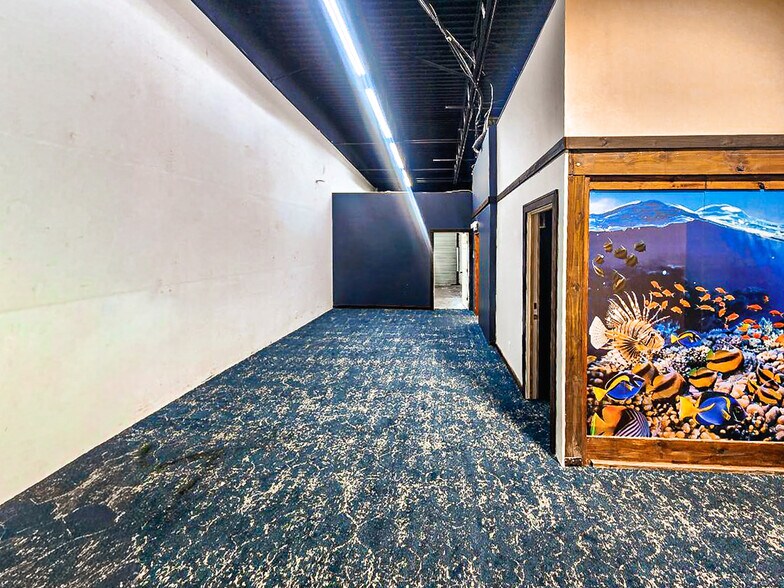 More Photos Of 3630 Consumer St, West Palm Beach Warehouse For Lease