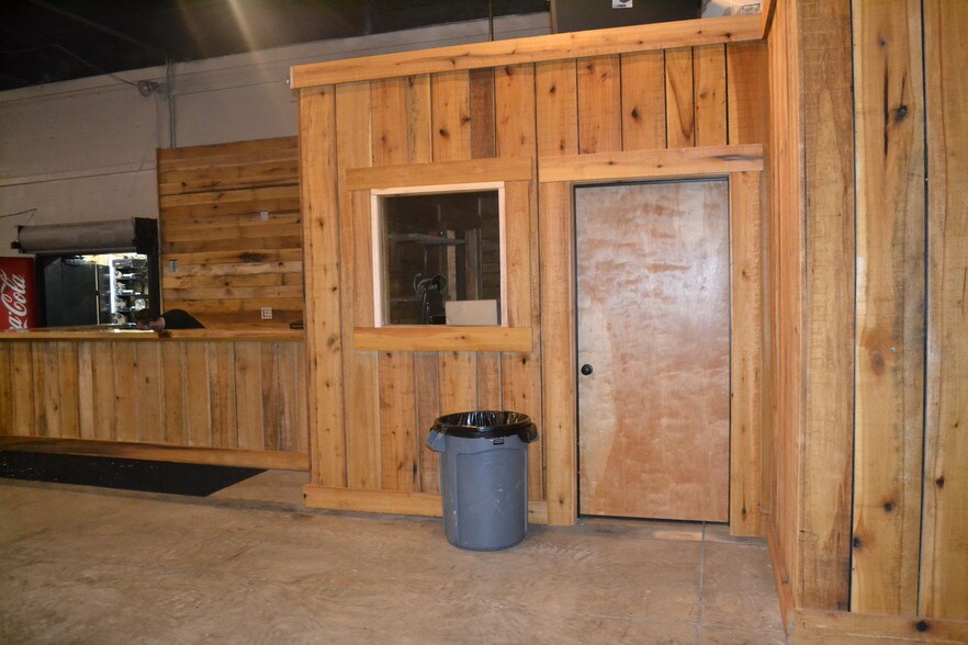 More Photos Of 512 Barrett Blvd, Henderson General Retail For Sale