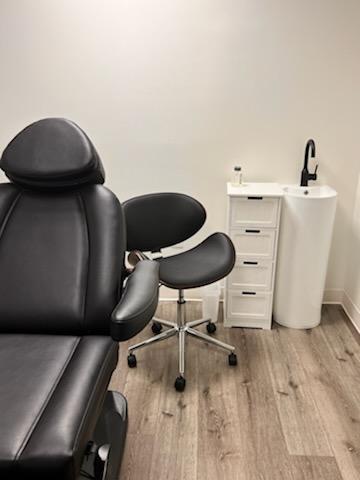 More Photos Of 2651-2675 Irvine Ave, Costa Mesa Storefront For Lease