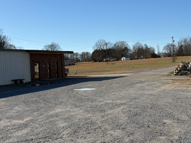 More Photos Of 1210 Champion Ferry Rd, Gaffney Flex For Sale