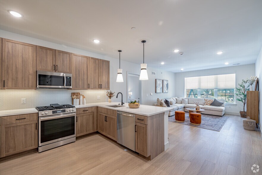 More Photos Of 619 N Maple Ave, Ho-Ho-Kus Apartments For Lease