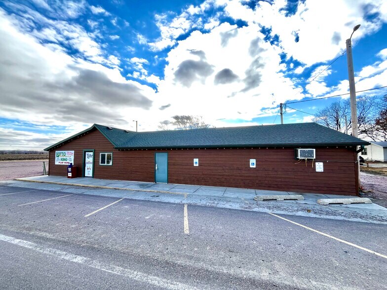 Primary Photo Of 55698 898 Rd, Saint Helena General Retail For Sale