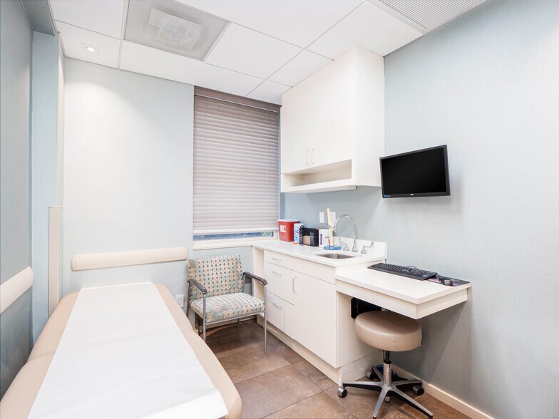 More Photos Of 1045 Park Ave, New York Apartments For Sale