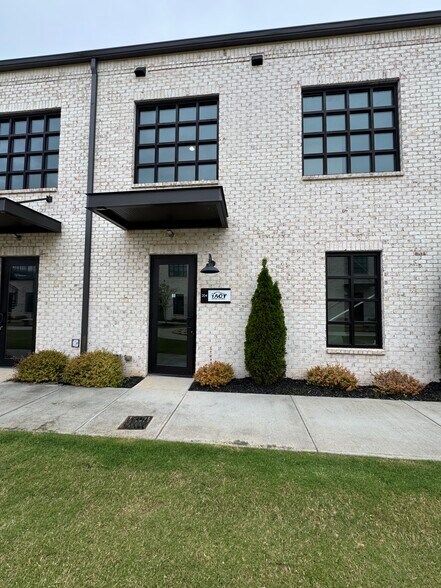 More Photos Of 1740 Grassland Pky, Alpharetta Office For Lease