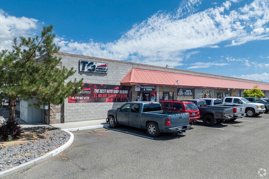 More Photos Of 2530 Sutro St, Reno Showroom For Lease