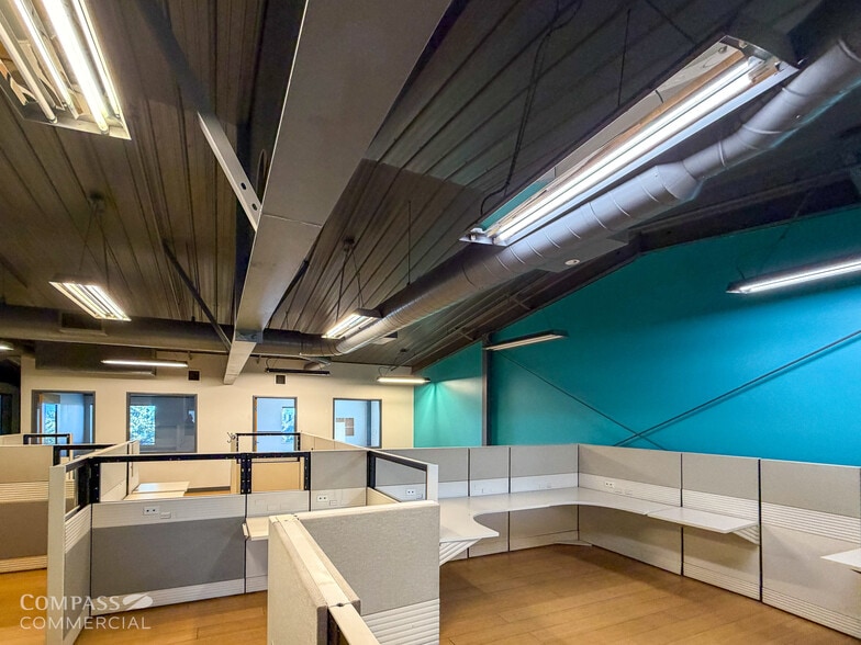 More Photos Of 20802 Sockeye Pl, Bend Industrial For Lease