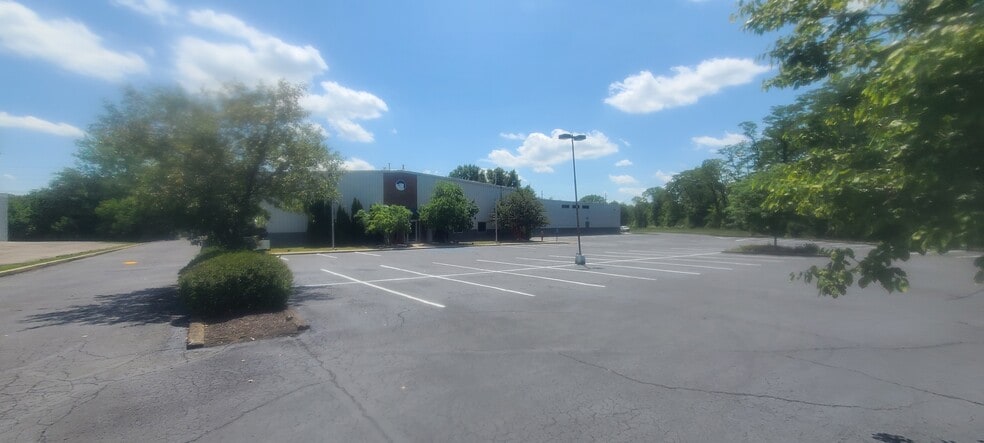 More Photos Of 201 W Carmel Dr, Carmel Theater Concert Hall For Lease