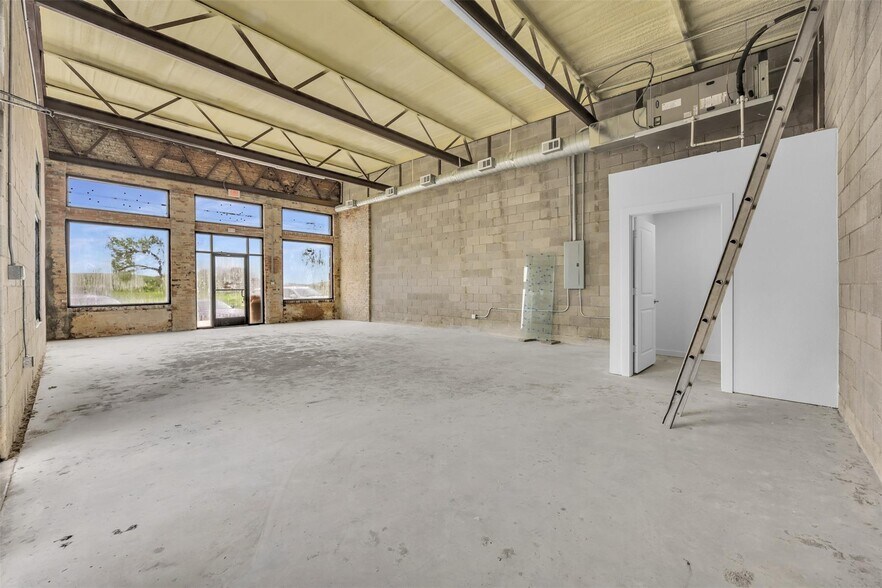 More Photos Of 118 Dallas St, Rice General Retail For Lease