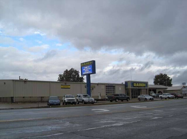 More Photos Of 709 S Commercial St, Harrisburg Auto Repair For Sale