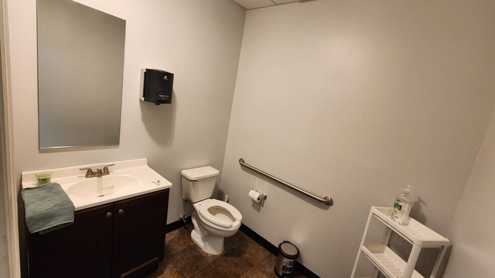 More Photos Of 3586 Aloma Ave, Winter Park Office For Sale