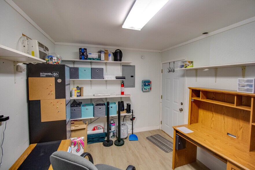 More Photos Of 711 S Central Ave, Roxana General Retail For Sale