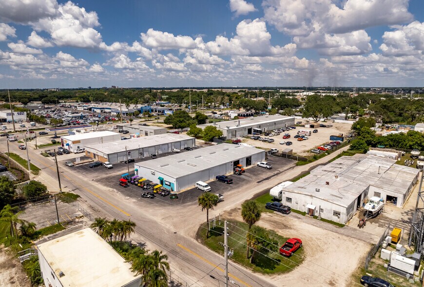 More Photos Of 4443 W 30th St, Bradenton Warehouse For Sale