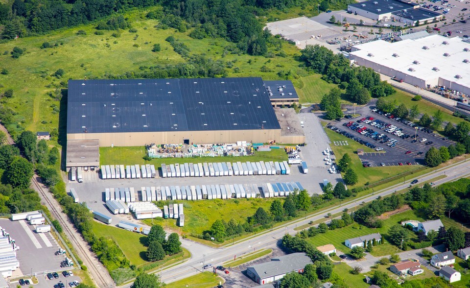 More Photos Of 7 Rand Rd, Portland Warehouse For Lease