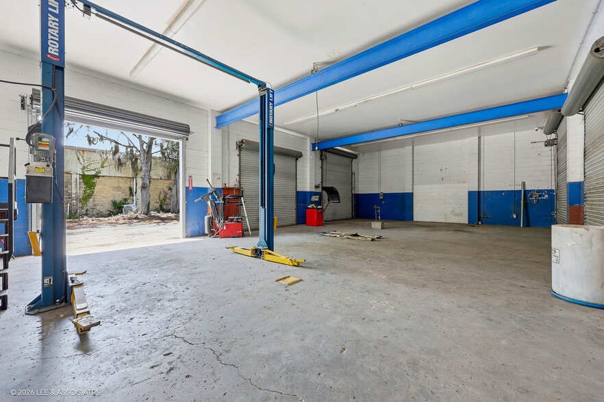 More Photos Of 2290 NE 1st Blvd, Gainesville Distribution For Sale