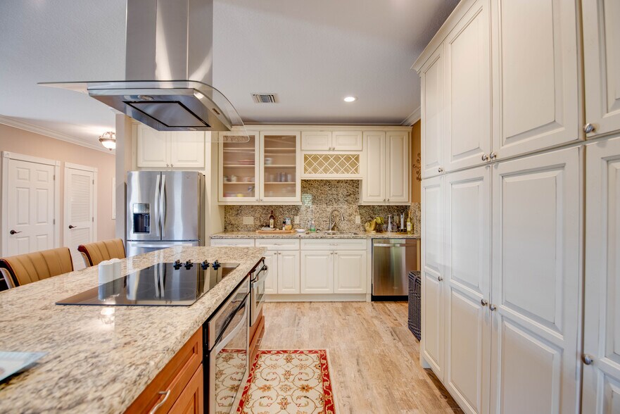 More Photos Of 87847 Overseas Hwy, Islamorada Medical For Sale