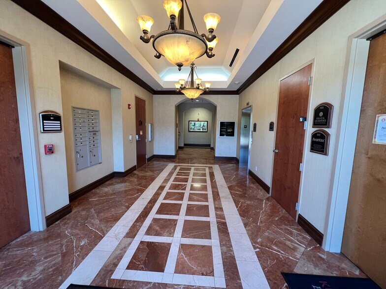 More Photos Of 2100 SE Hillmoor Dr, Port Saint Lucie Medical For Lease