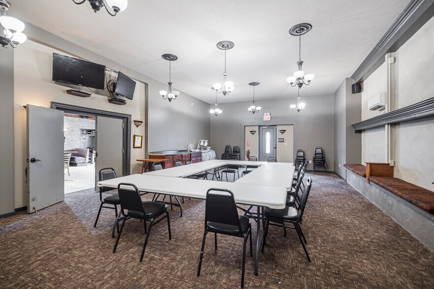 More Photos Of 708-710 Lawrence Ave, Ellwood City General Retail For Sale