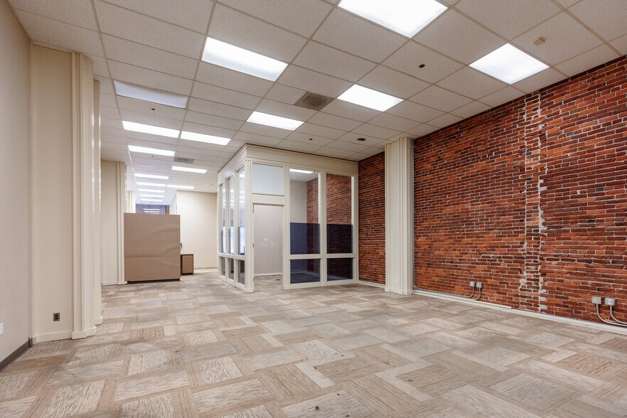 More Photos Of 514-518 SW Sixth Ave, Portland Office For Lease