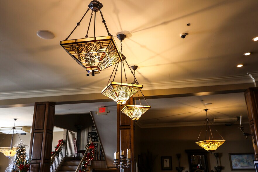 More Photos Of 1024 Noble St, Anniston Storefront Retail Office For Sale