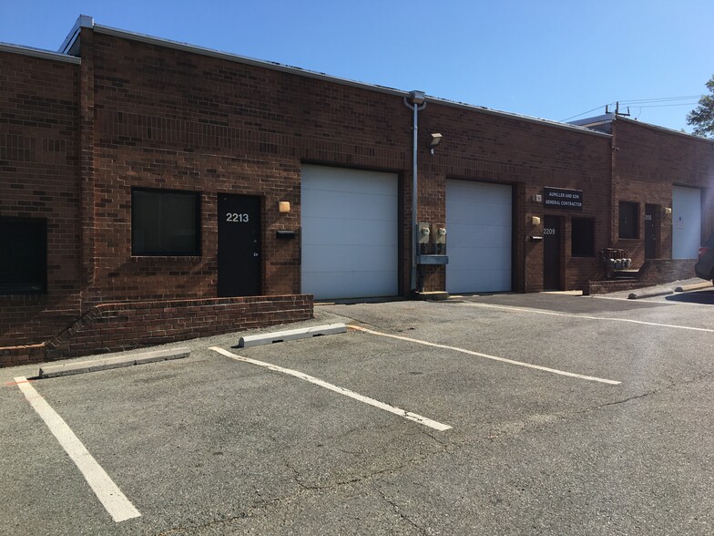 More Photos Of 2201-2353 Distribution Cir, Silver Spring Warehouse For Lease