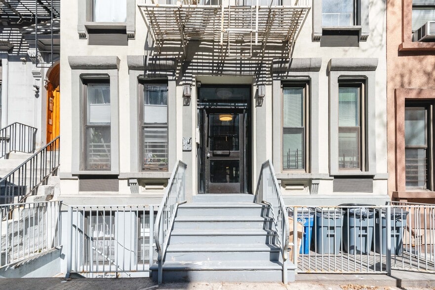 More Photos Of 337 E 77th St, New York Apartments For Sale