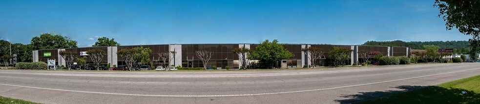 More Photos Of 131 W Oxmoor Rd, Birmingham Light Distribution For Lease