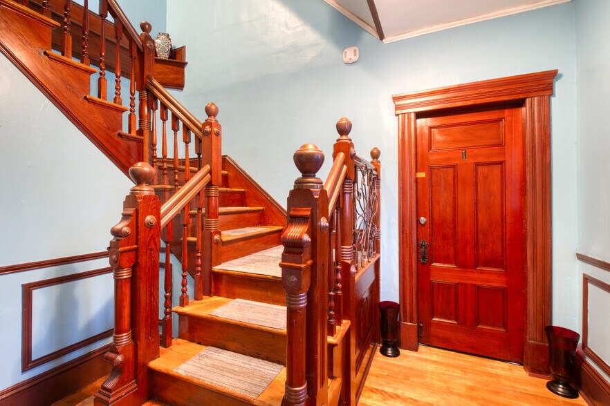 More Photos Of 28 Woodstock Ave, Putnam Specialty For Sale