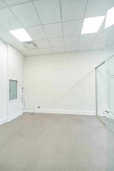 More Photos Of 4763-4789 Yonge St, Toronto Office Residential For Sale