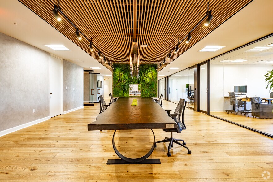 More Photos Of 600 Cleveland St, Clearwater Office For Lease