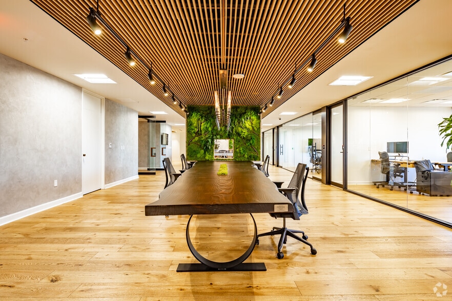 More Photos Of 600 Cleveland St, Clearwater Office For Lease