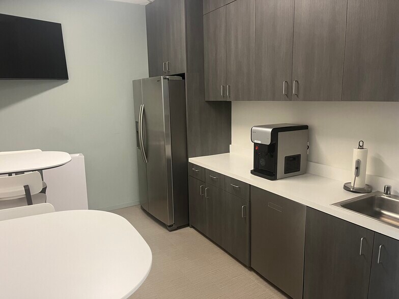 More Photos Of 18500 Von Karman Ave, Irvine Office For Lease