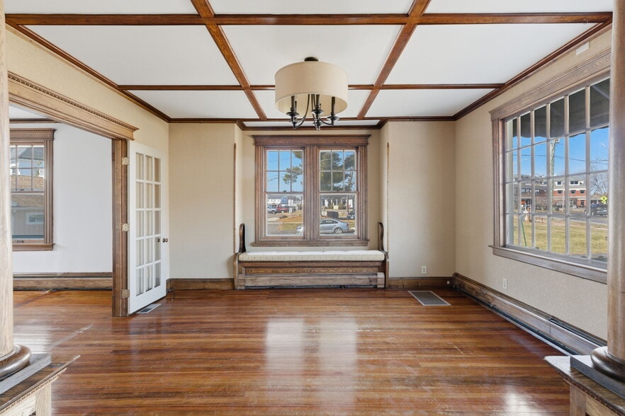 More Photos Of 194-196 New London Tpke, Glastonbury Office For Sale
