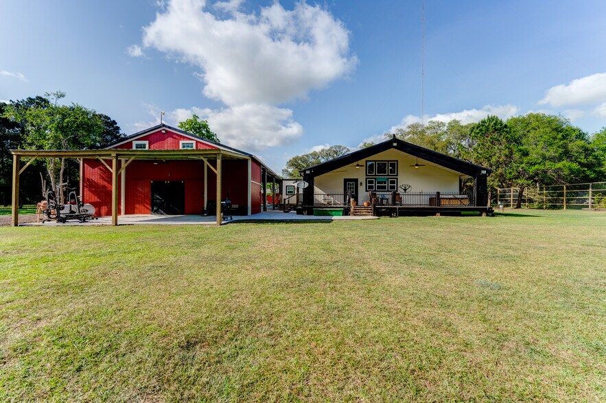 More Photos Of 4388 County Road 197, Alvin Specialty For Sale