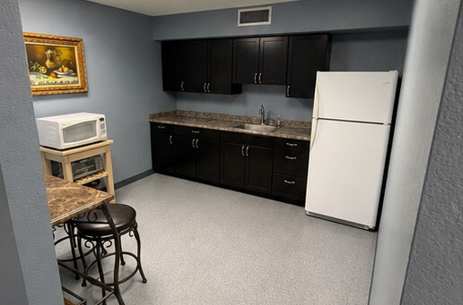 More Photos Of 732-738 W Illini St, Phoenix Warehouse For Lease