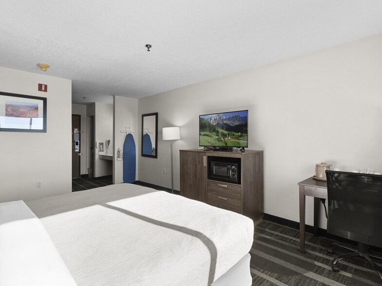 More Photos Of 815 E Hwy 89, Kanab Hotel For Sale