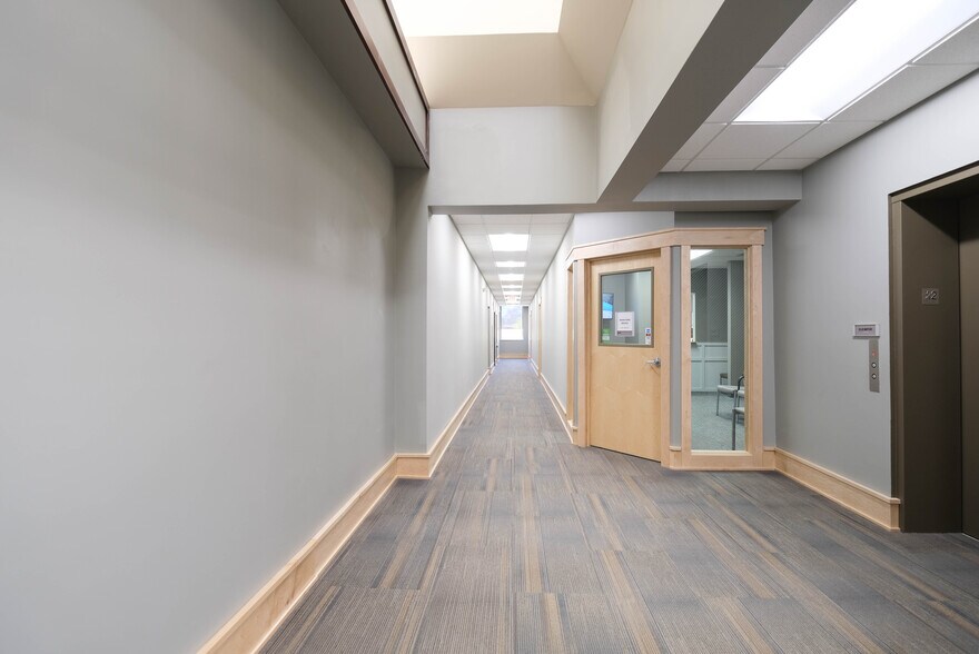 More Photos Of 201 N Broad St, Mankato Office For Lease