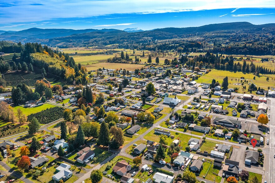 More Photos Of 424 Williams St, Mossyrock Office For Lease