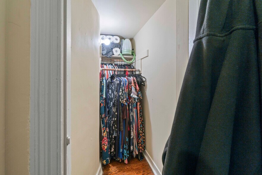 More Photos Of 5009 Roland Ave, Baltimore Multifamily For Sale