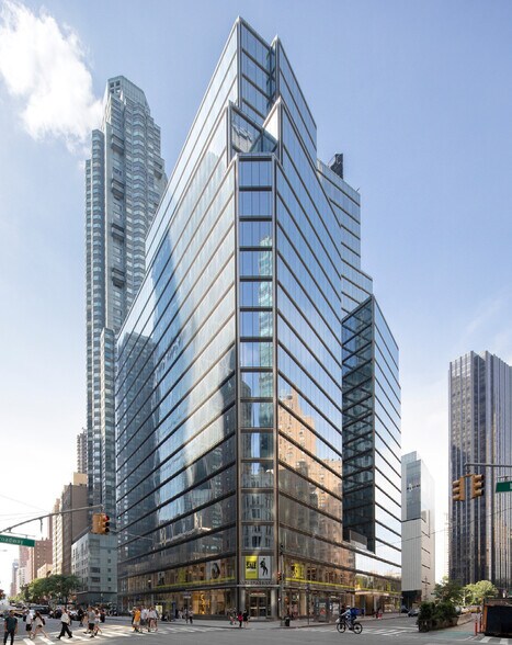 More Photos Of 3 Columbus Cir, New York Office For Lease