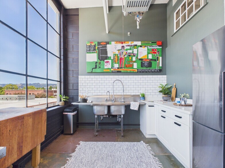 More Photos Of 4053 Harlan St, Emeryville Apartments For Sale